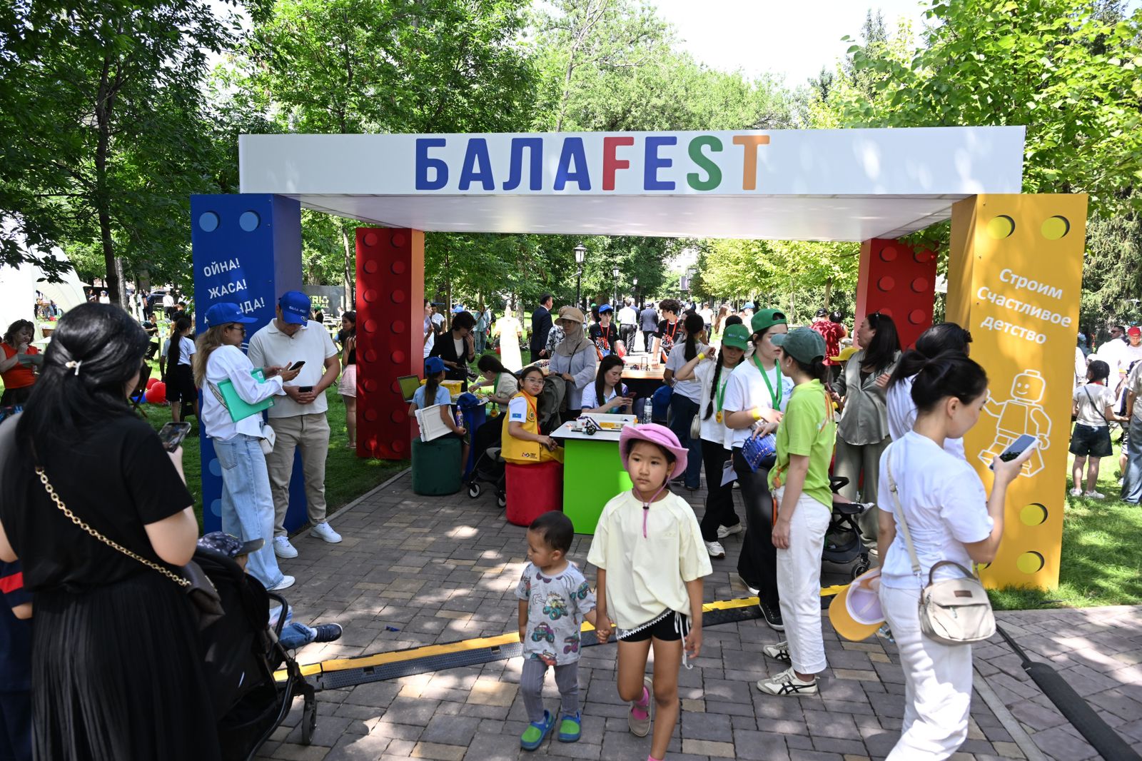 Экозона на городском детском фестивале привлекла внимание юных алматинцев